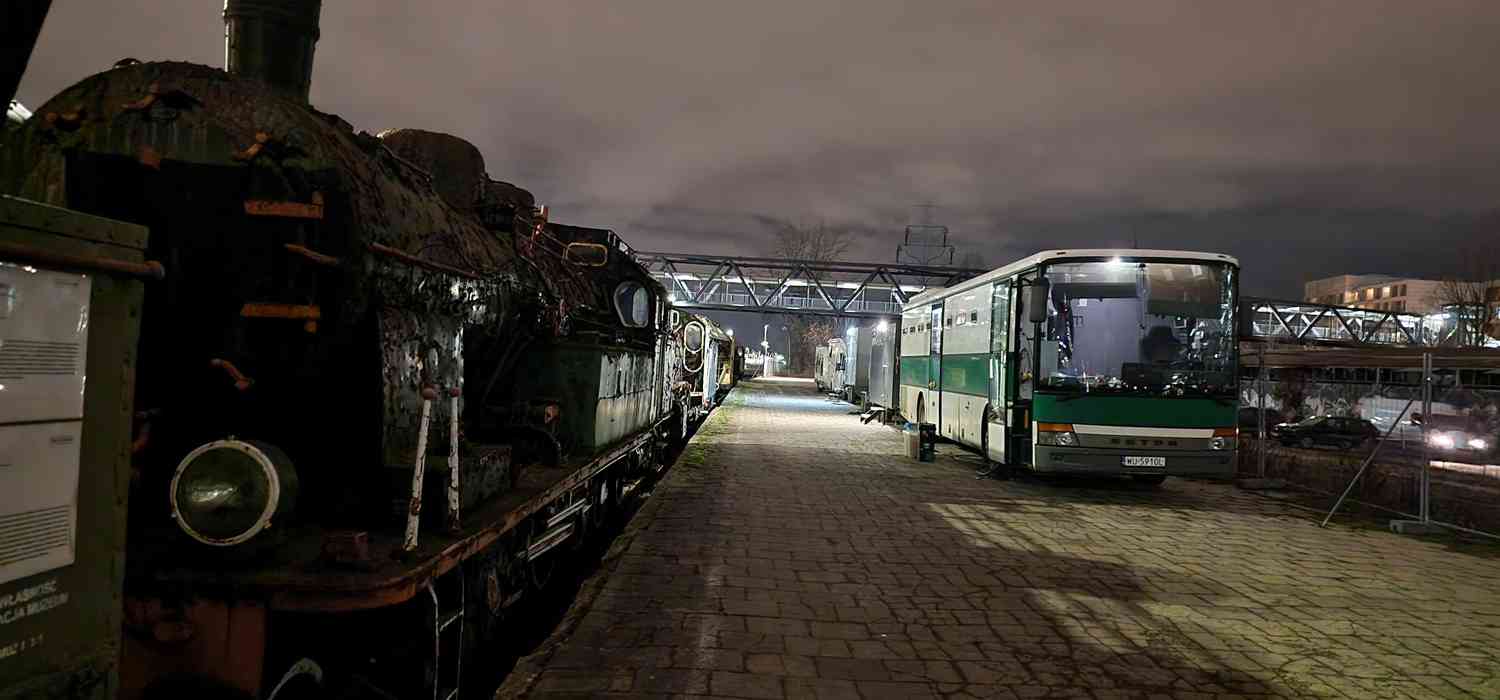 Sprzęt i pojazdy Master-Film na planie zdjęciowym — realizacja 2025